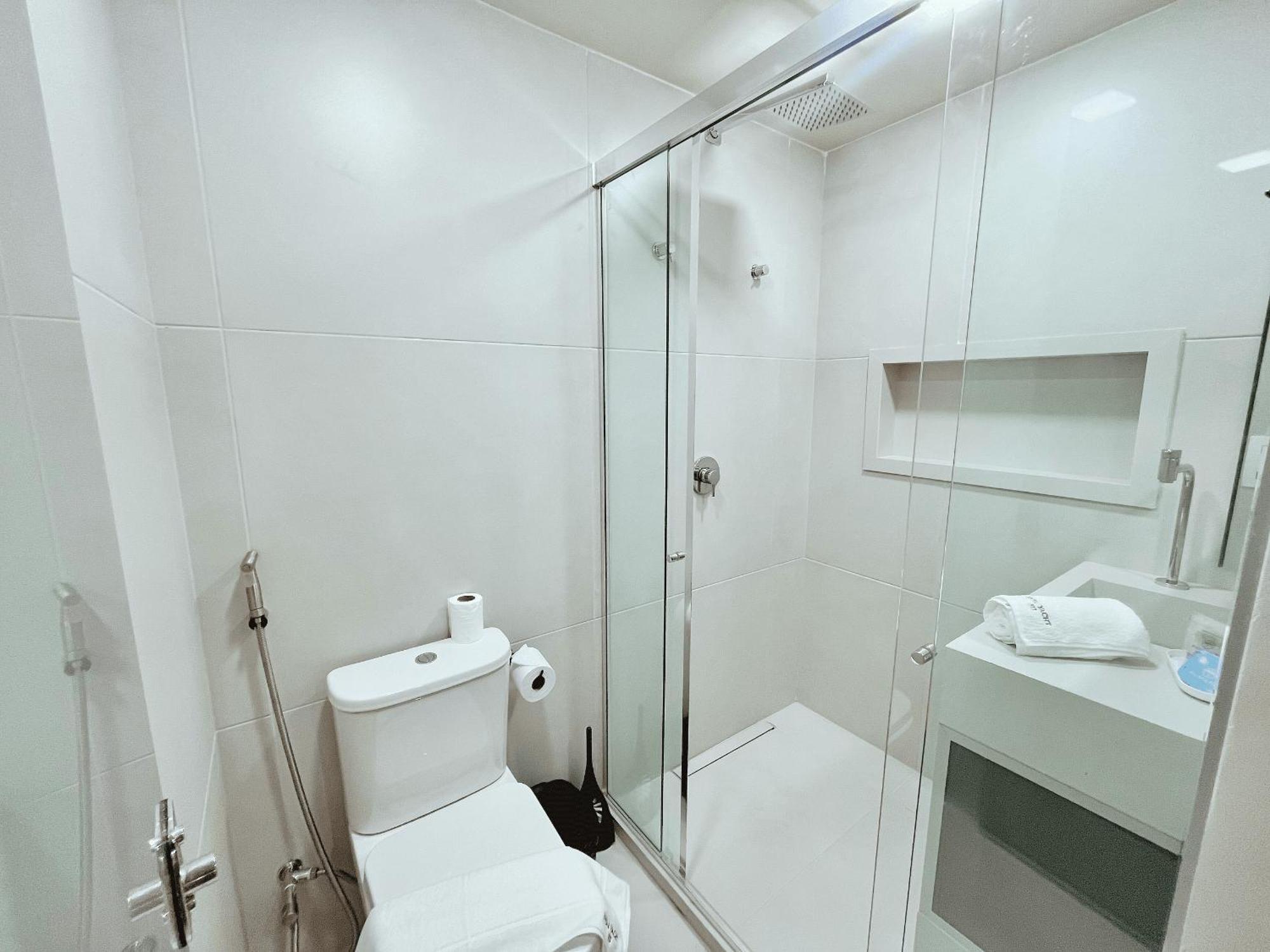 Setai Yacht Comfort - By Almare Flats *