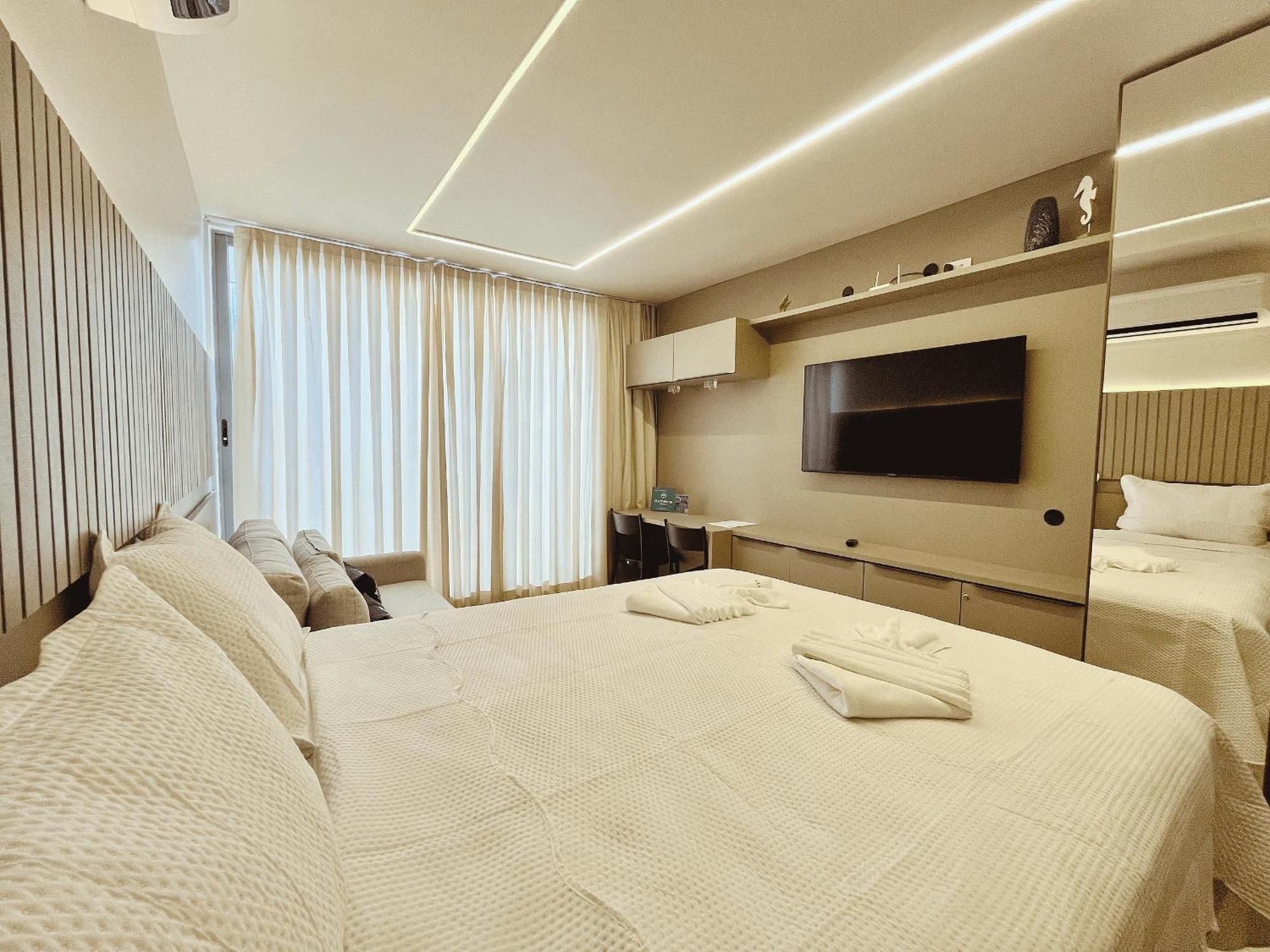 Setai Yacht Comfort - By Almare Flats